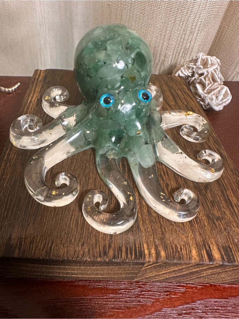 Resin and Green Aventurine Crystal Chips Octopus Figure - Picture 2 of 11